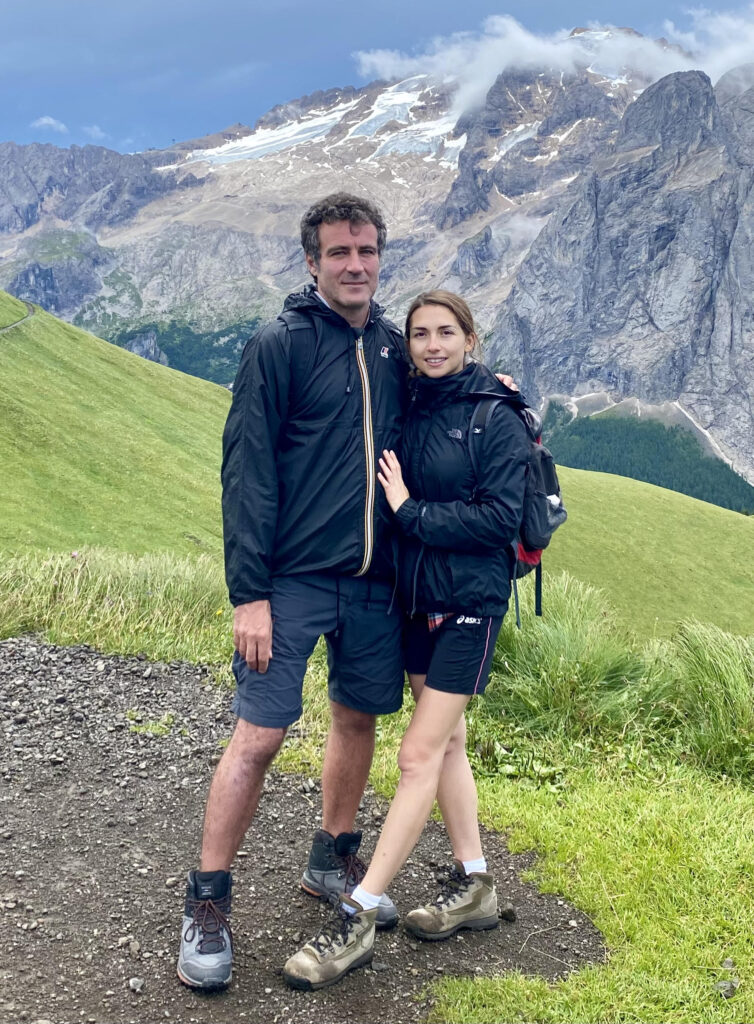 Ritratto in alta quota, con la regina delle Dolomiti sullo sfondo