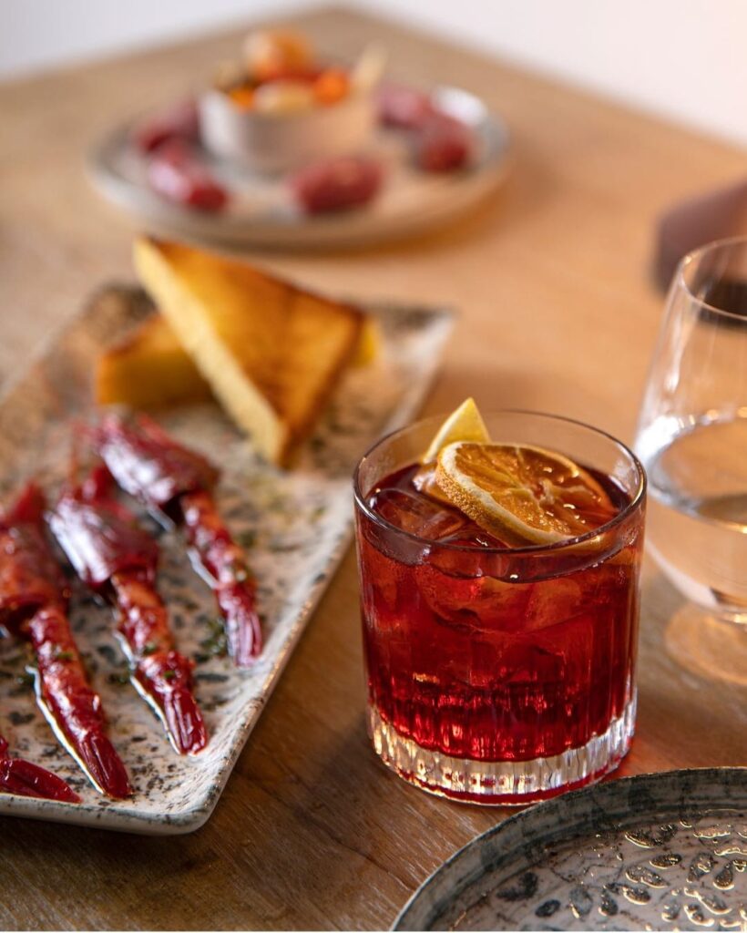 Pairing di cocktail e bites al Visione Living di Barbaresco